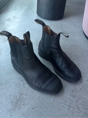 Blundstone Black Chisel Toe Boots
